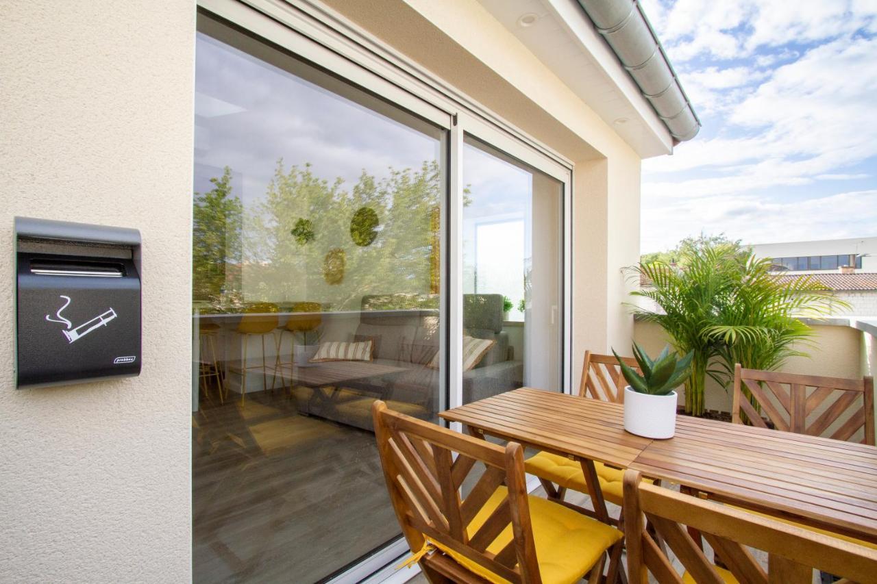 Soleil D'Ete - Netflix & Wifi - Balcon - Climatisation - Parking Gratuit - Check-In 24H24 - Emplacement Velos - Goodmarning Châlons-en-Champagne Екстериор снимка