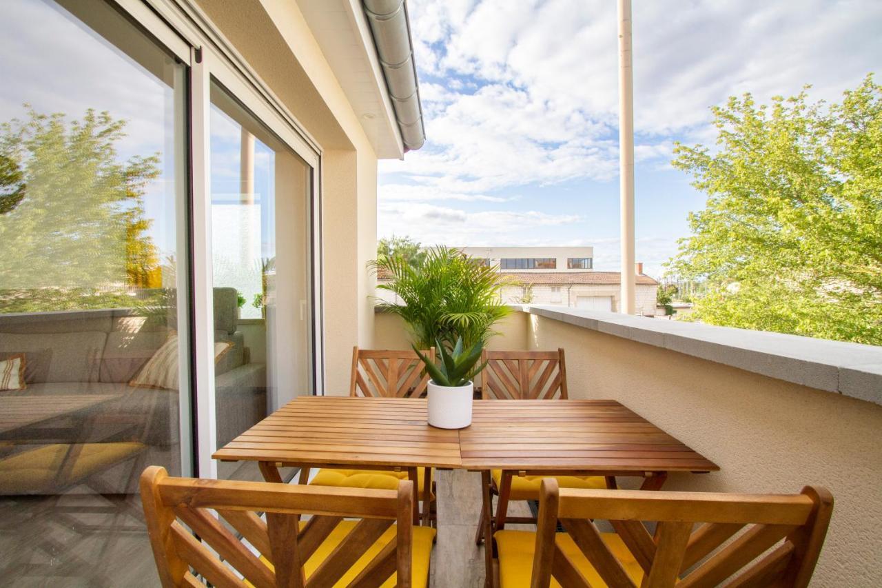 Soleil D'Ete - Netflix & Wifi - Balcon - Climatisation - Parking Gratuit - Check-In 24H24 - Emplacement Velos - Goodmarning Châlons-en-Champagne Екстериор снимка